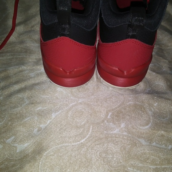 Jordans, Red and black, Size 5.5 (in mens) - Picture 5 of 6